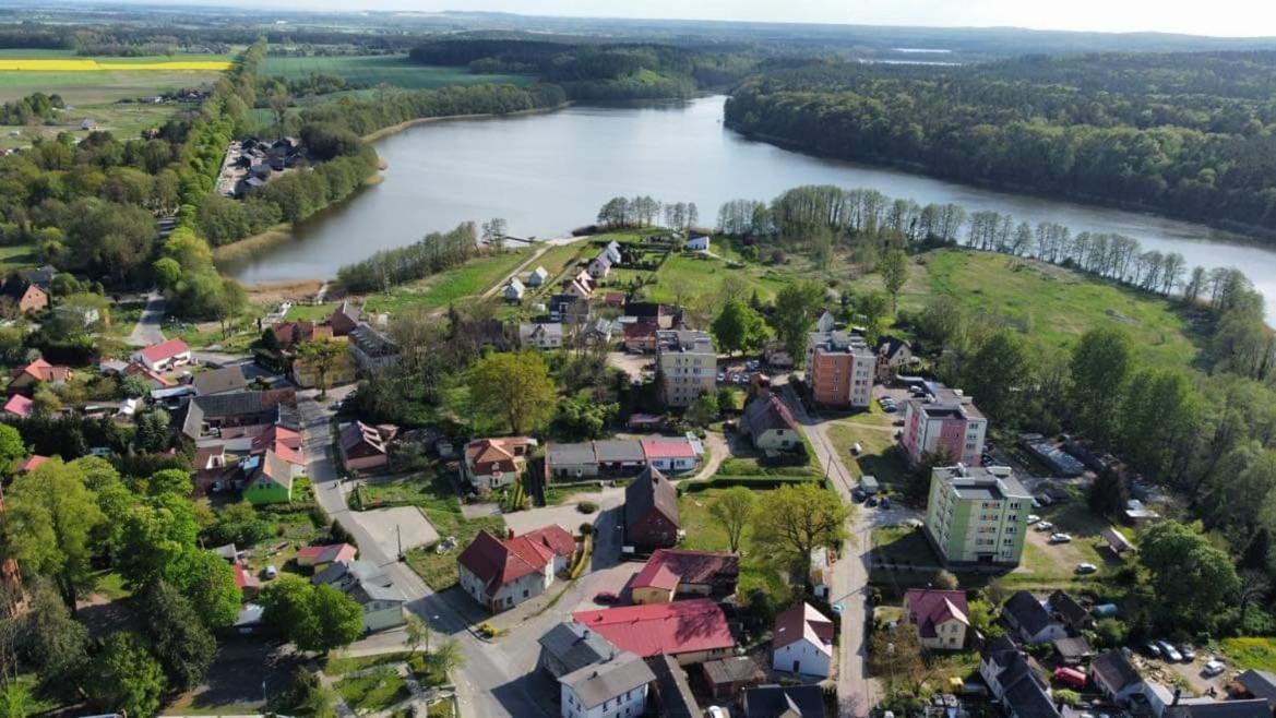 Szary Domek Nad Jeziorem Kołczewo 外观 照片